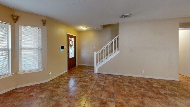 17426 Emerald Canyon Dr, San Antonio, TX 78232 - photo 2