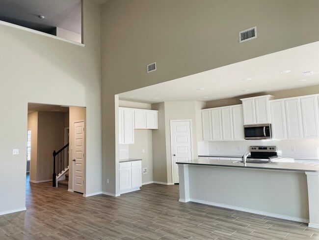 10032 Adams Ln, Providence Village, TX 76227 - photo 6