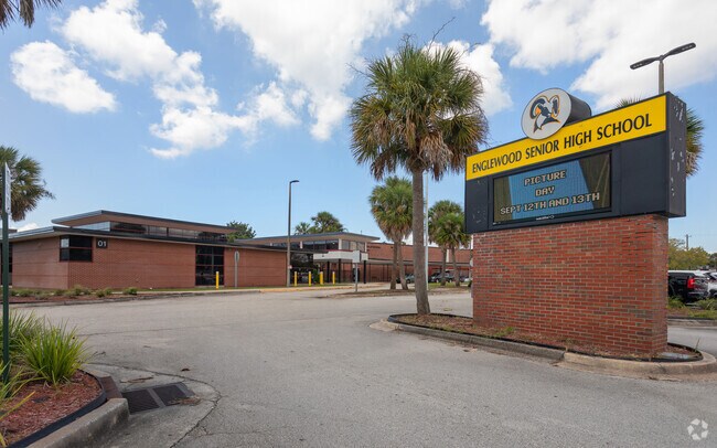 Welcome to Englewood High Schoolwere teachers work hard for quality education.