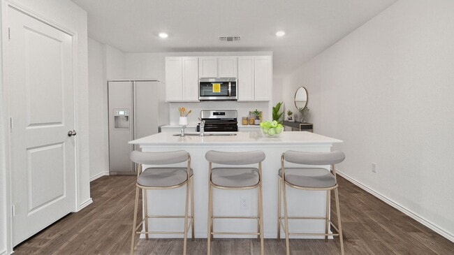 1708 Zander Ct unit 36206213, Alvin, TX 77511 - photo 4