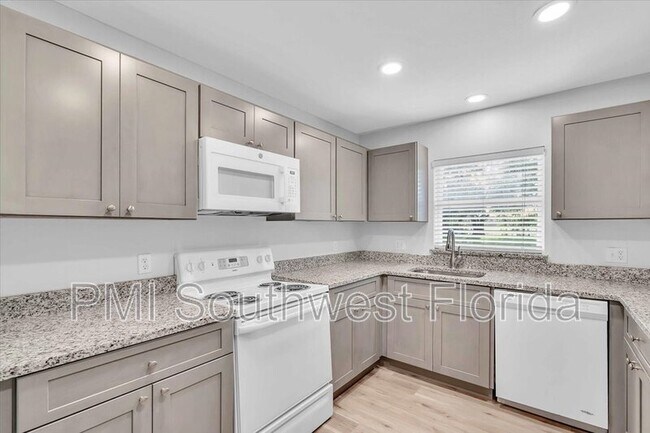 383 Bobby Jones Rd, Sarasota, FL 34232 - photo 4