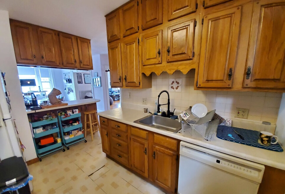 1775 Massachusetts Ave unit 6, Cambridge, MA 02140 - photo 1