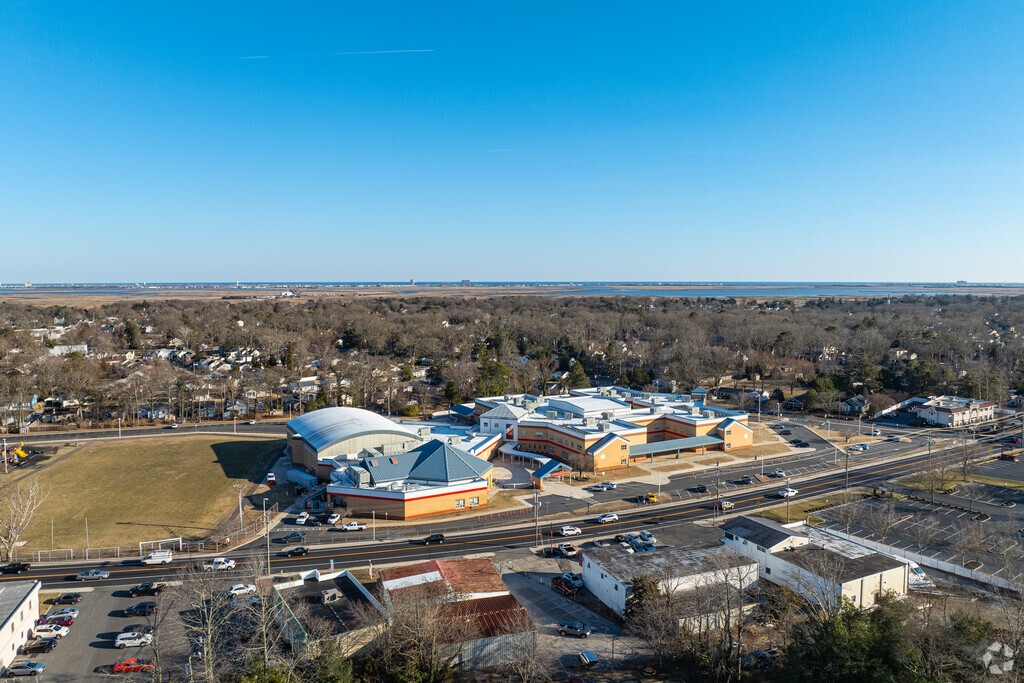 Niche has given Northfield Community Elementary School an overall rating of B+.