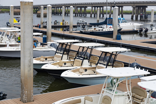 Talahi Island residents enjoy both recreational and commercial boating.