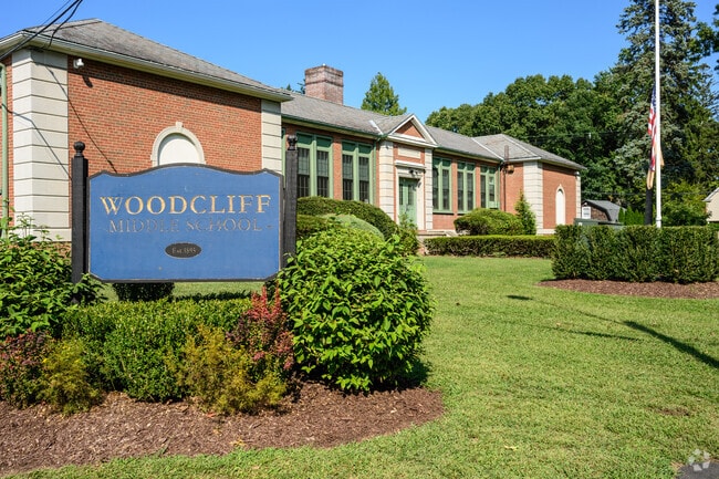 Woodcliff Middle earns a stellar A rating overall from Niche.