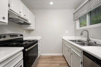 2440 Soto St, San Diego, CA 92107