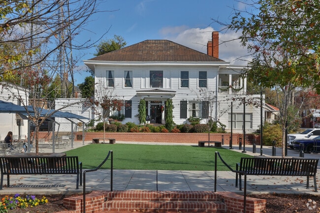 Large homes converted to shops and offices can be found near downtown Anderson.