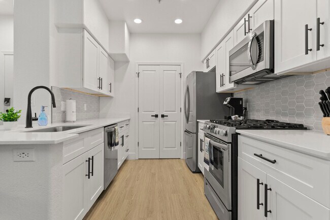 9450 W Cabela Dr unit ID1014637P, Glendale, AZ 85305 - photo 7