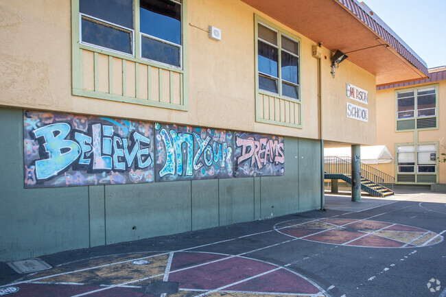 Emerson Elementary School in Oakland has a teacher to student ratio of 1:19.