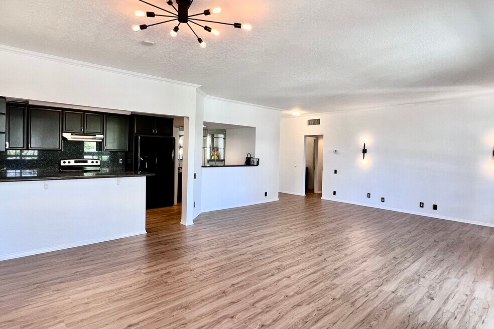 8960 Cynthia St unit 109, West Hollywood, CA 90069 - photo 1