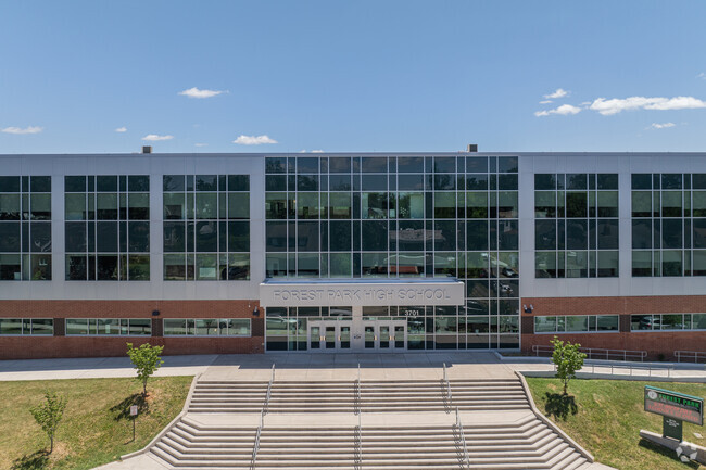 Forest Park Senior High School offers a variety of extracurricular activities.