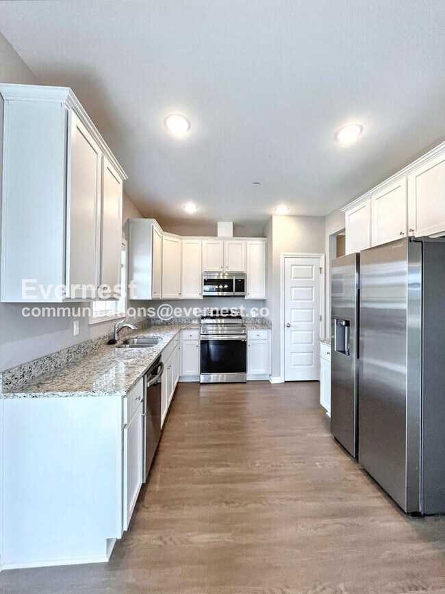 1413 Pipeline Ave, Columbia, TN 38401 - photo 2