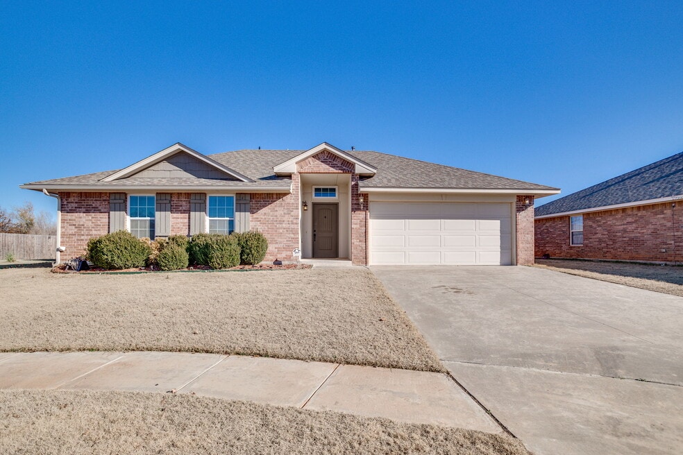 1308 Heathrow Way, Yukon, OK 73099 - photo 1