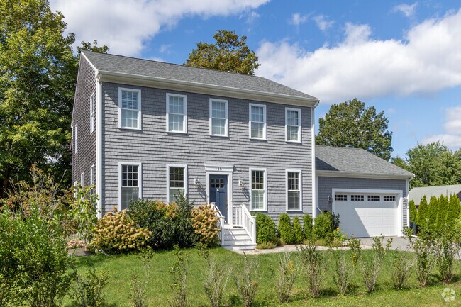 This colonial revival home is a great example of the style in the Barrington neighborhood.