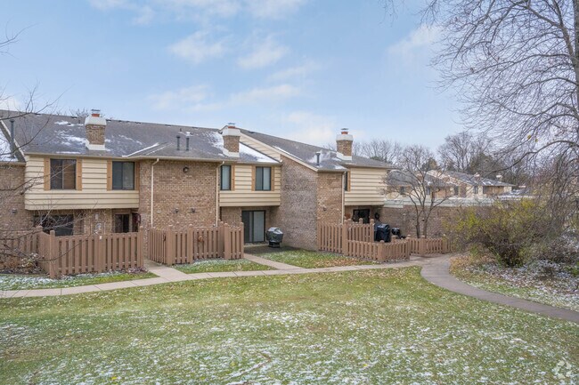 The Amhurst neighborhood has walking paths throughout the community.