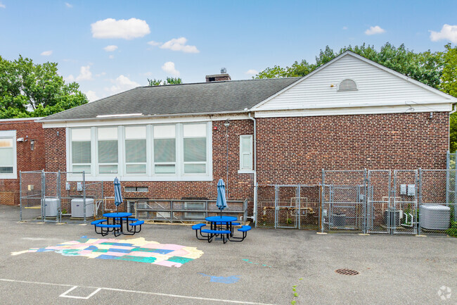 Mark Newbie Elementary School has kids in grades K-5, located in Collingswood, NJ.