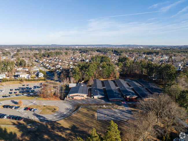 Broad Street Elementary School in Nashua, NH serves grades K-5.