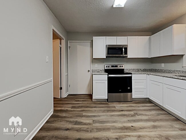 6600 Barrington Dr, Charlotte, NC 28215 - photo 3