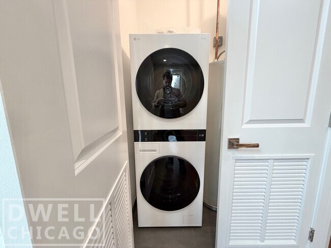 1709 W Lunt Ave unit 2, Chicago, IL 60626 - photo 7