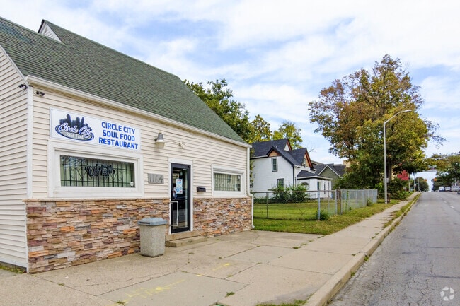 Open one day a week in Near Northwest Riverside, Circle City Soul Food fills up fast as people go crazy for its amazing food.