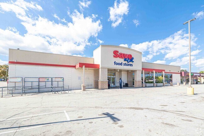 Columbus Park also has Save A Lot on the north side for your shopping needs.