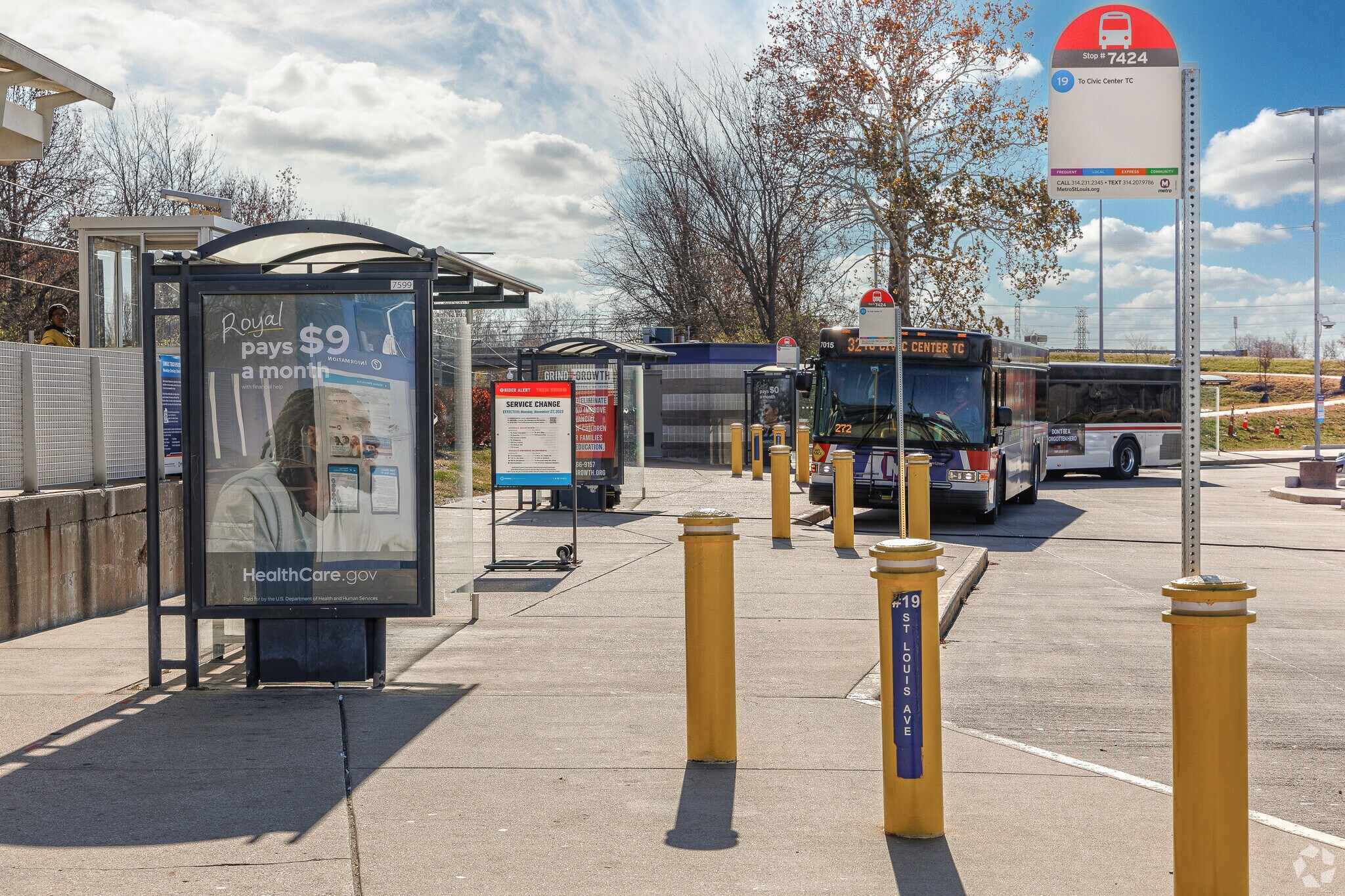 Greendale residents can use the Metro bus to commute to Downtown St Louis.