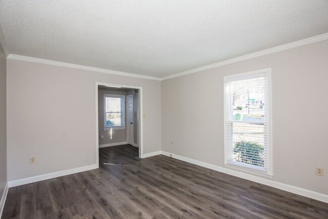 9313 Fairmead Dr, Charlotte, NC 28269 - photo 6