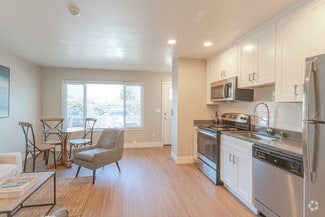 8288 Lancaster Dr, Rohnert Park, CA 94928