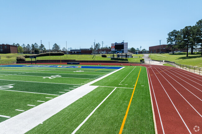 Velma Jackson High School has a student to teacher ratio of 8 to 1.