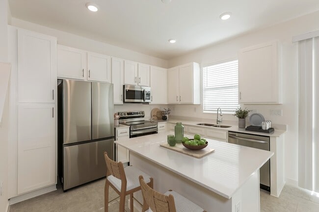 1475 Tristar Dr, Plant City, FL 33563 - photo 2