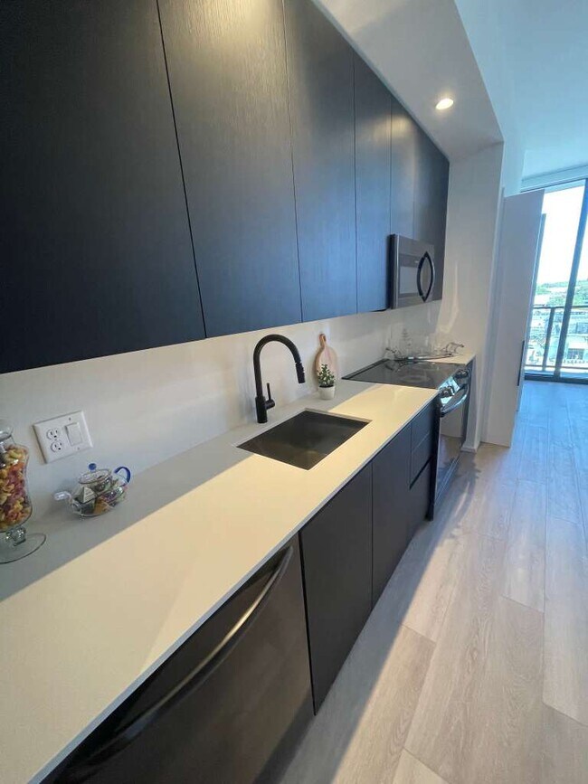 160 NW 32nd St unit S3, Miami, FL 33127 - photo 2