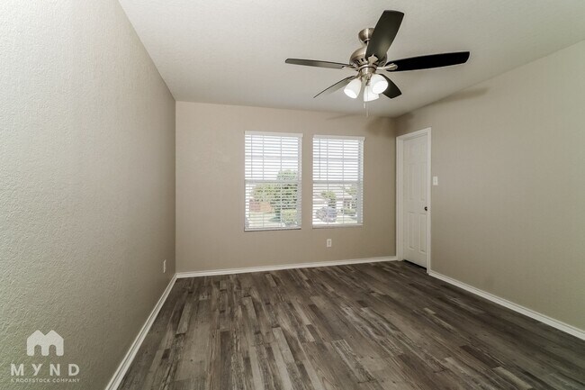 659 Northlake Dr, New Braunfels, TX 78130 - photo 7