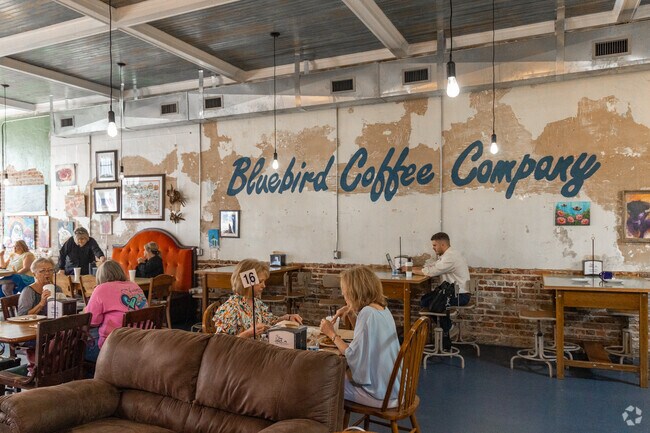Bluebird Coffee Co. is a cozy coffee space serving Andalusians coffee, lunch, and desserts.