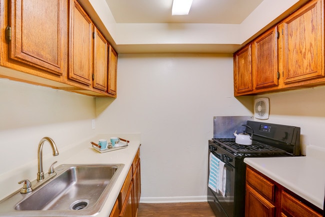 Hillen & Belvedere, Baltimore, MD 21239 - photo 7