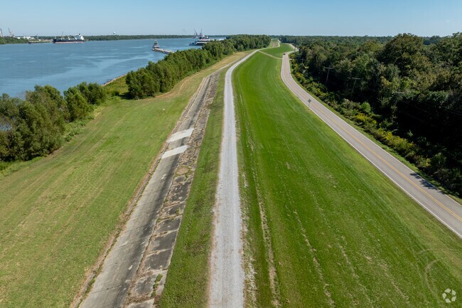 English Turn is a car dependent neighborhood with highways running through it.