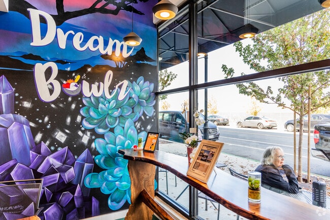 Dream bowlz is a great place to enjoy the afternoon in New Pacific.