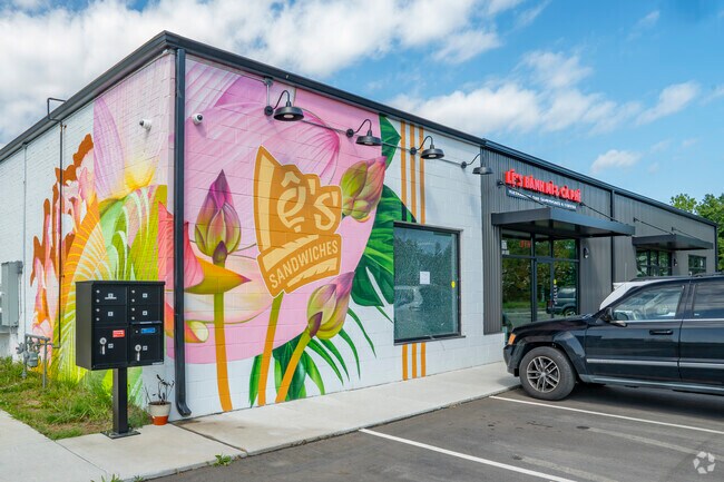 Le's Sandwhiches and Cafe is a colorful and tasty place for an afternoon meal in Hidden Valley.