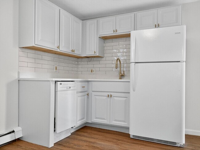 425 Medford St unit 1, Somerville, MA 02145 - photo 3