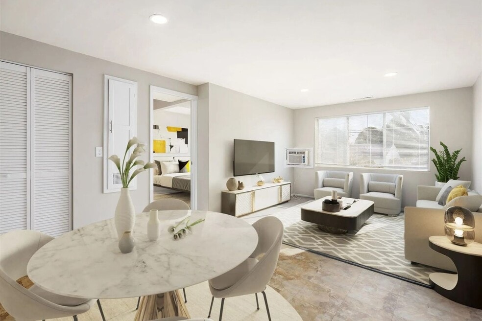 Coves at Columbus on Hilton Avenue