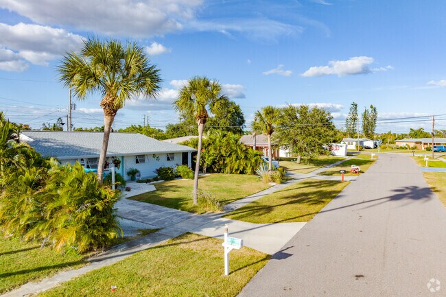 Residential streets in Warm Mineral Springs offer sidewalks.