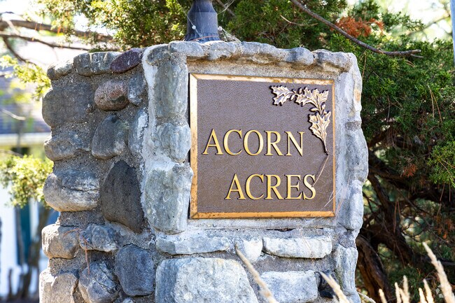 West Hawthorn Hills is made up of multiple private subdivisions.