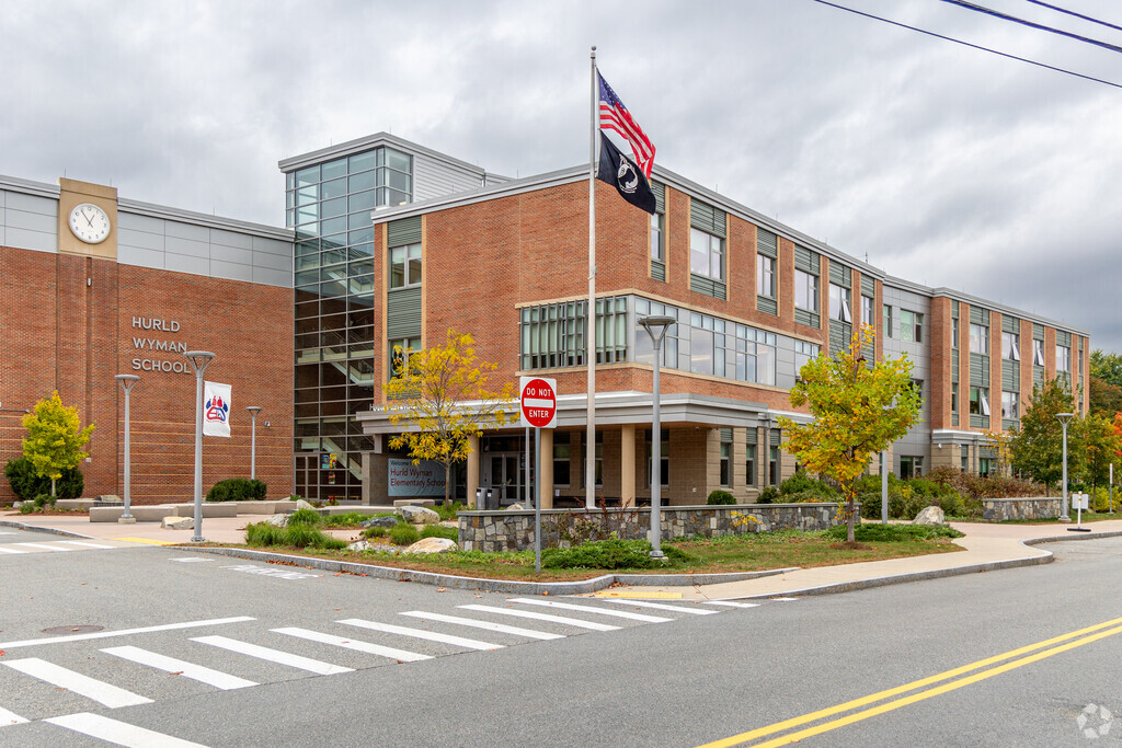 The Hurld Elementary School entrance and exterior.