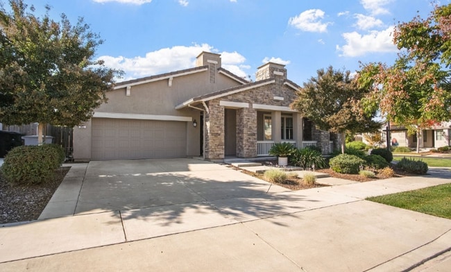 602 Criolla Dr, Oakdale, CA 95361 - photo 2