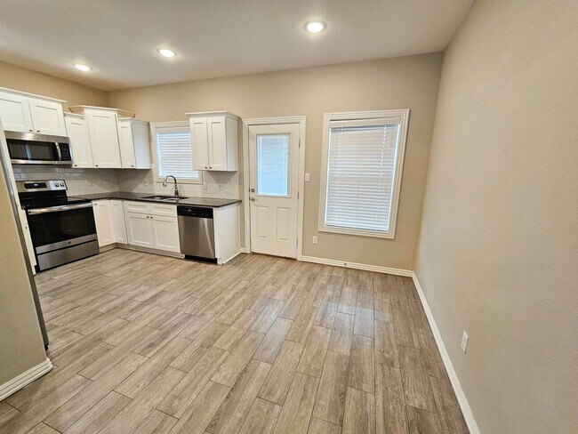 6807 Maribette Rd, Fort Smith, AR 72916 - photo 4