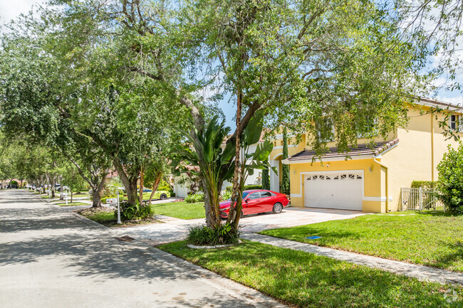 The residential streets of Huntington offer sidewalks to easily commute around.