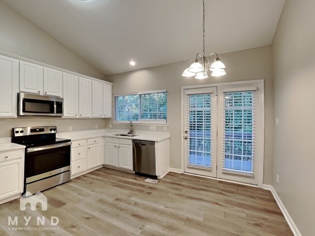 8104 Stone Bridge Ct, Wake Forest, NC 27587 - photo 2