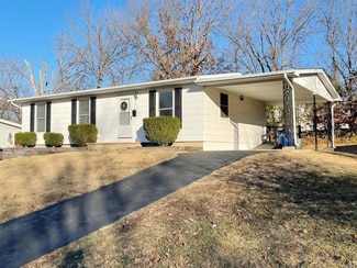 12 Circle Dr, Union, MO 63084