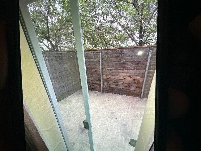 115 W Koenig Ln unit 103, Austin, TX 78751 - photo 2