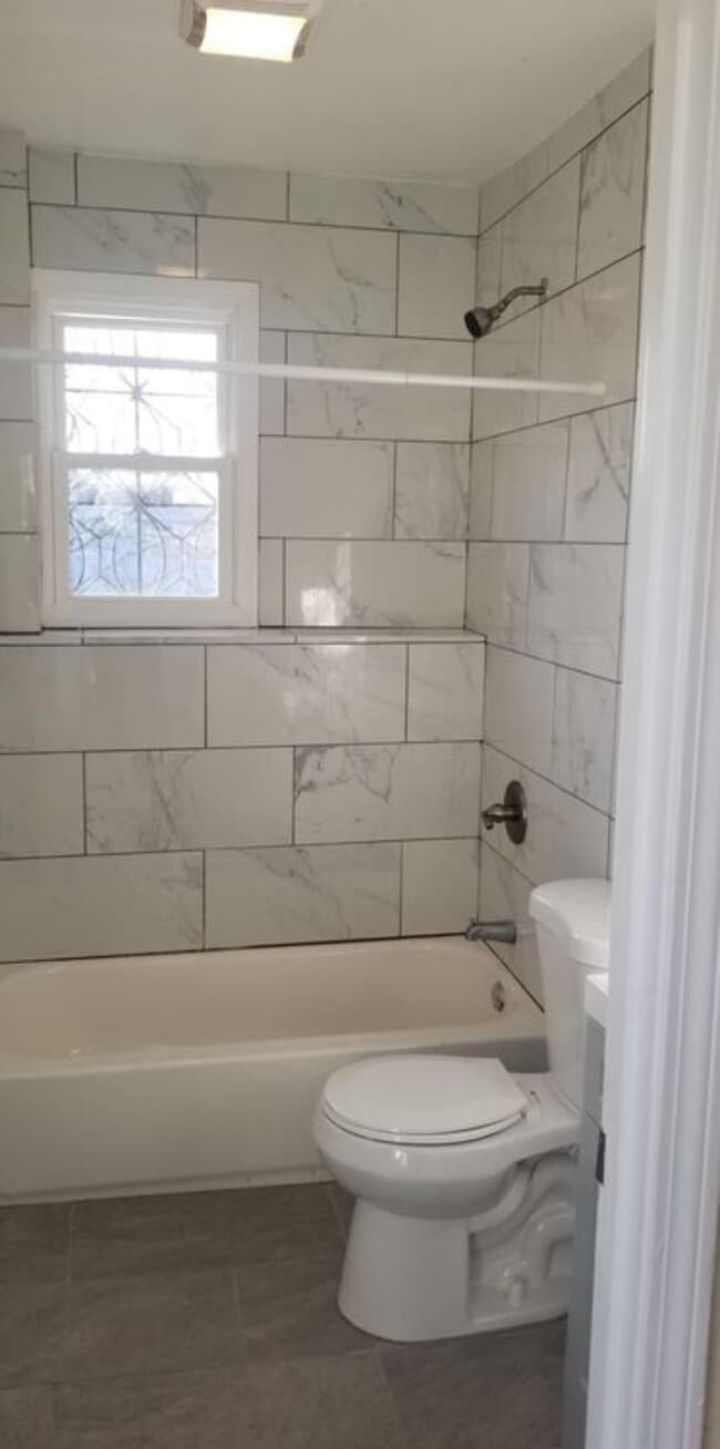 94 Carlisle St unit 2 bedroom apartment, New Haven, CT 06519 - photo 6