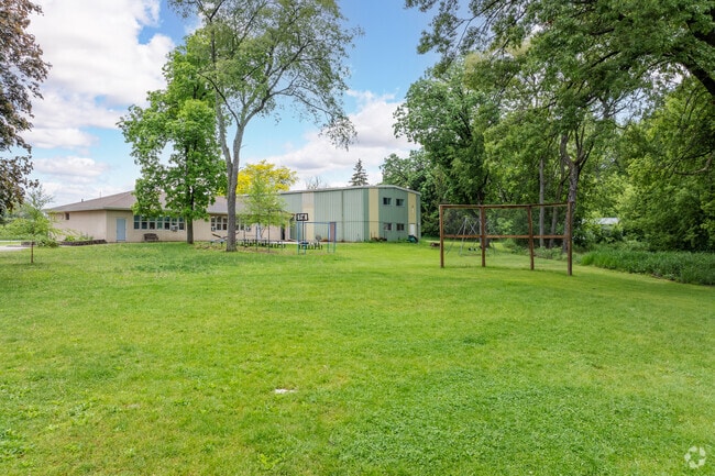 Parents in Columbus, WI can send their children to Petersen Elementary School.